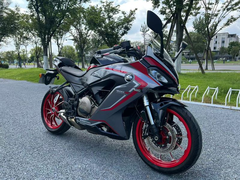 QJMOTOR 赛400