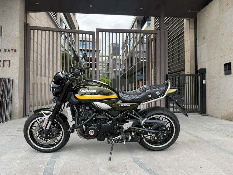 川崎 Z900RS