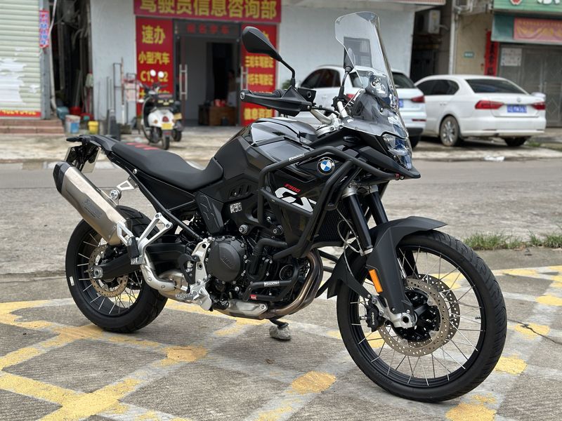 宝马 F 900 GS