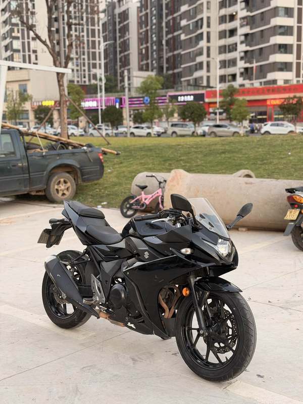 豪爵铃木 GSX250R