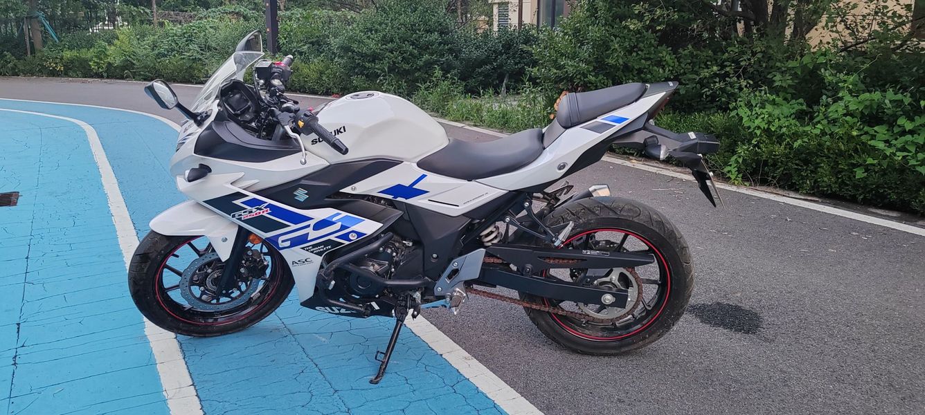 豪爵铃木 GSX250R