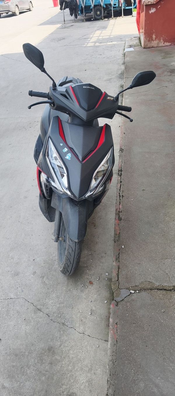 新大洲本田 裂行 RX125Fi