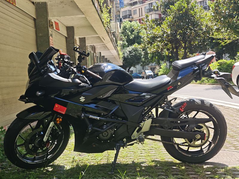 豪爵铃木 GSX250R