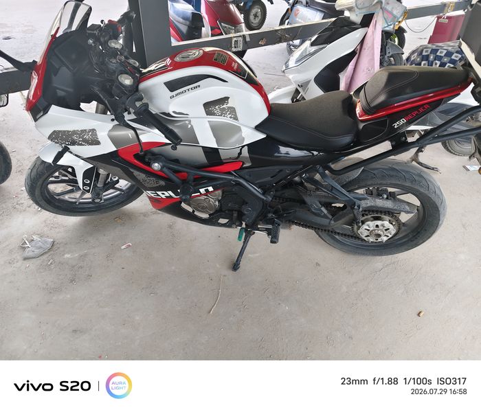 QJMOTOR 赛250
