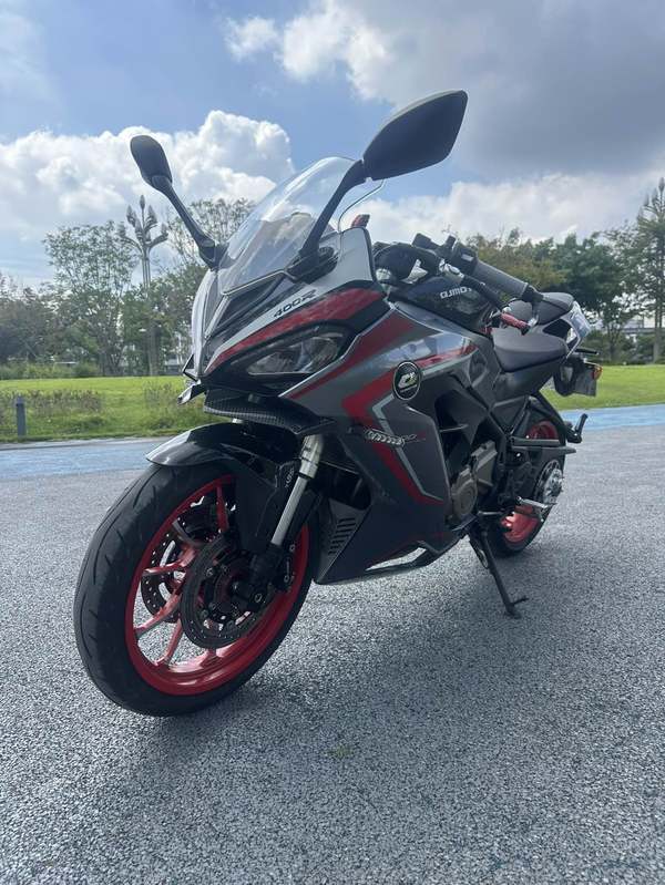 QJMOTOR 赛400