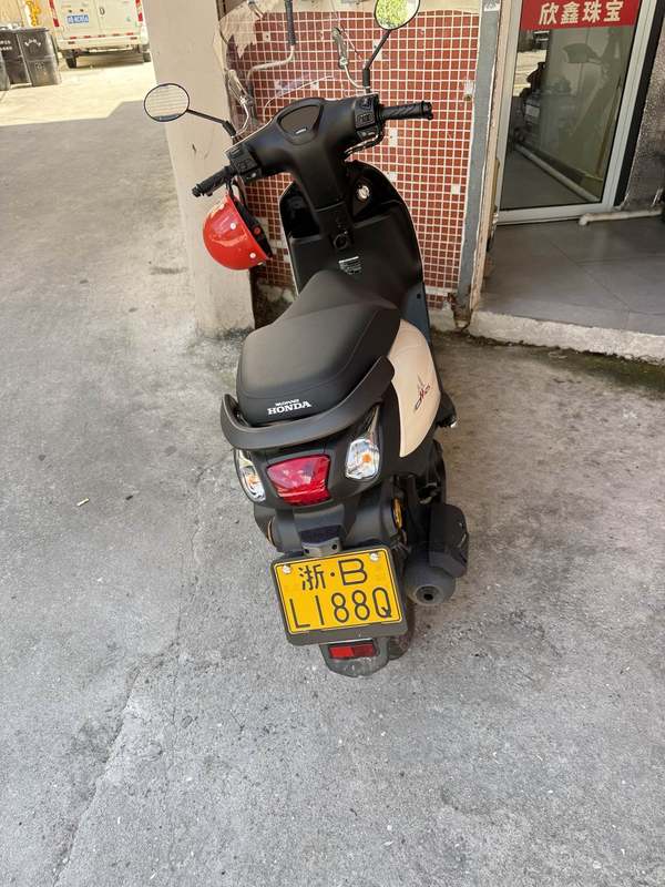 五羊本田 NWM125