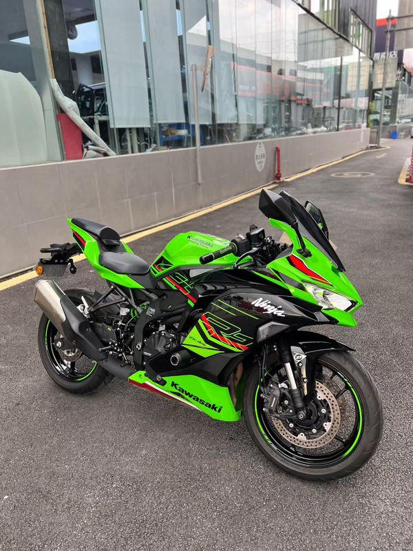 川崎 ZX-4R