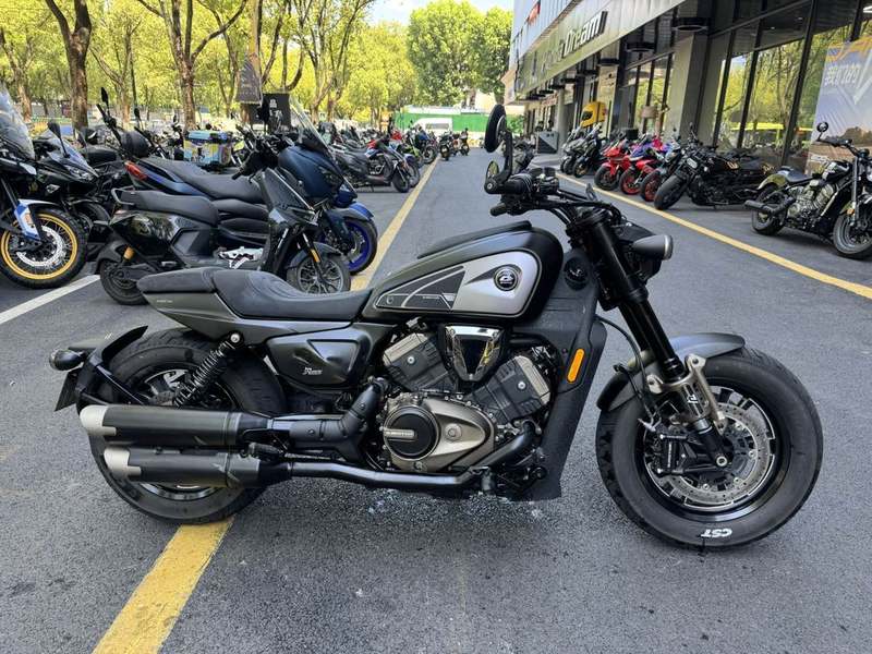 QJMOTOR 闪600