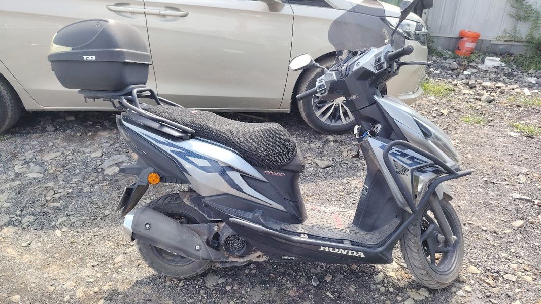 新大洲本田 裂行 RX125Fi