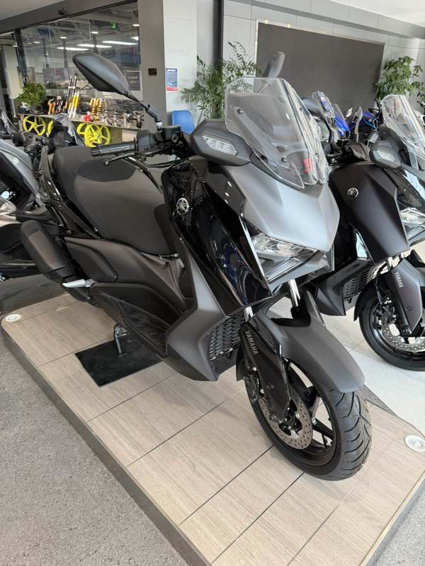 雅马哈 XMAX