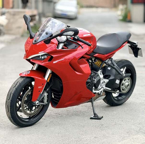 杜卡迪 SuperSport