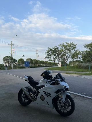 张雪机车 500RR