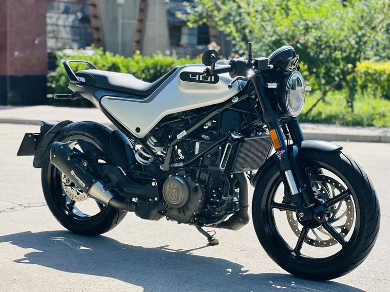 HUSQVARNA 白箭 401