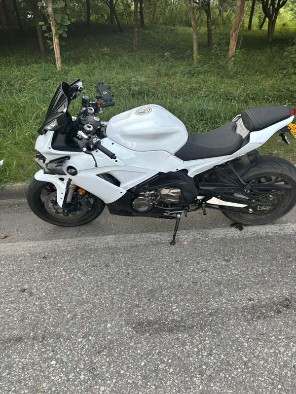 QJMOTOR 赛600