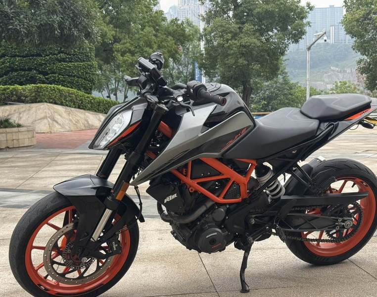 KTMR2R 390 Duke