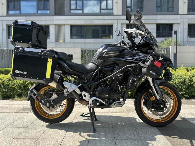 贝纳利 TRK552