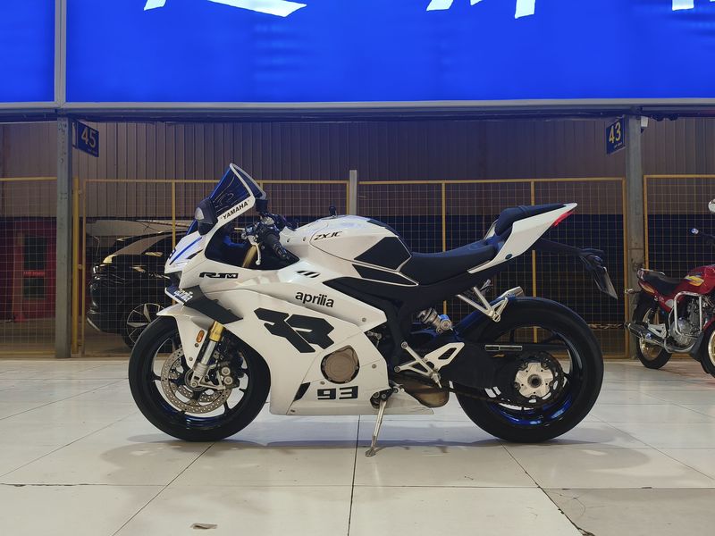 张雪机车 500RR