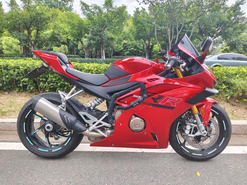 张雪机车 500RR