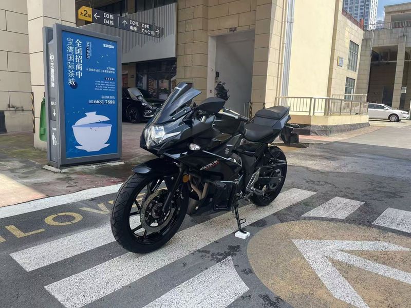 豪爵铃木 GSX250R