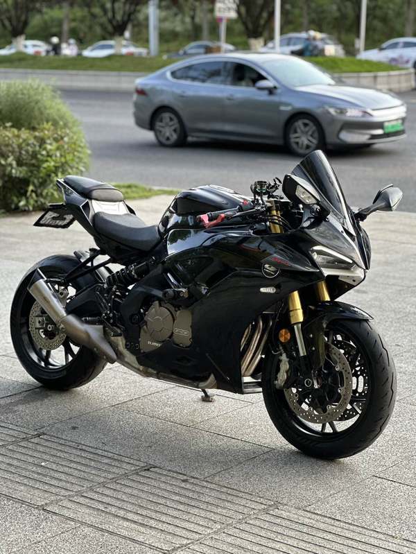 QJMOTOR 赛600
