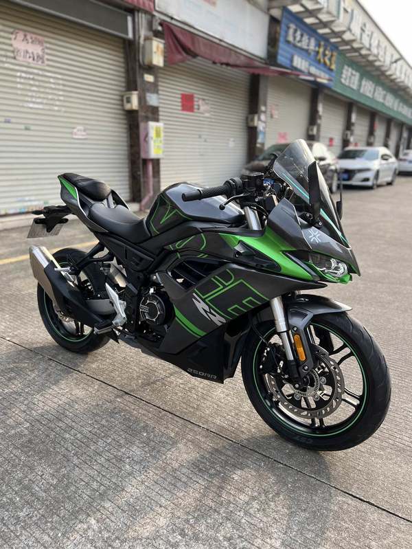 无极 250RR