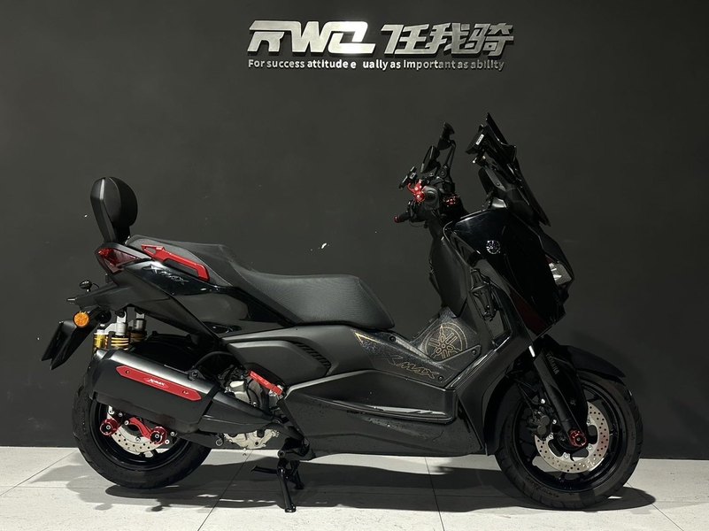 雅马哈 XMAX