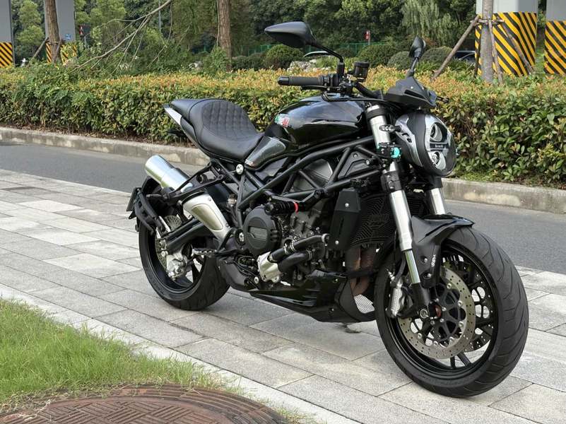 贝纳利 752S