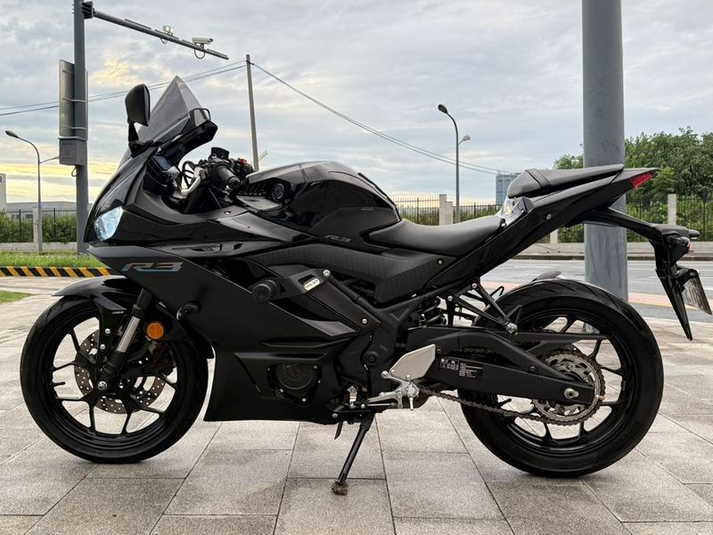 雅马哈 YZF-R3