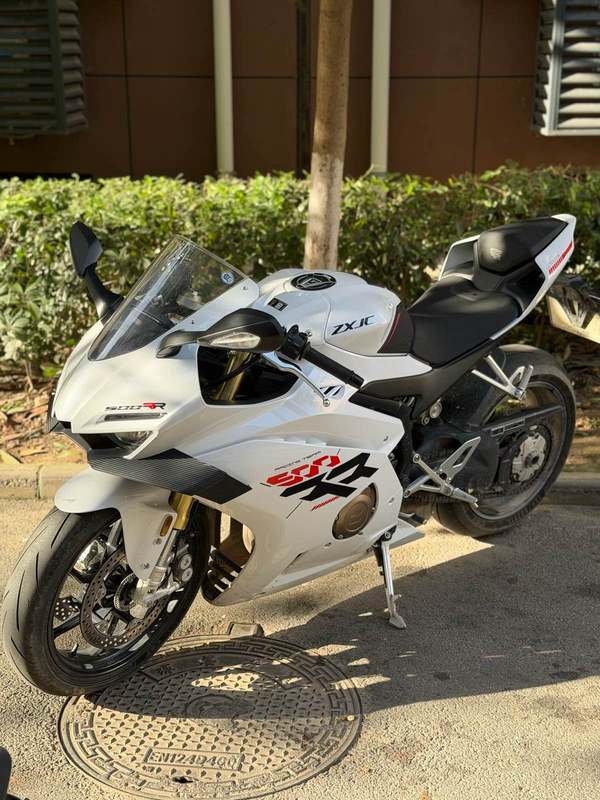 张雪机车 500RR