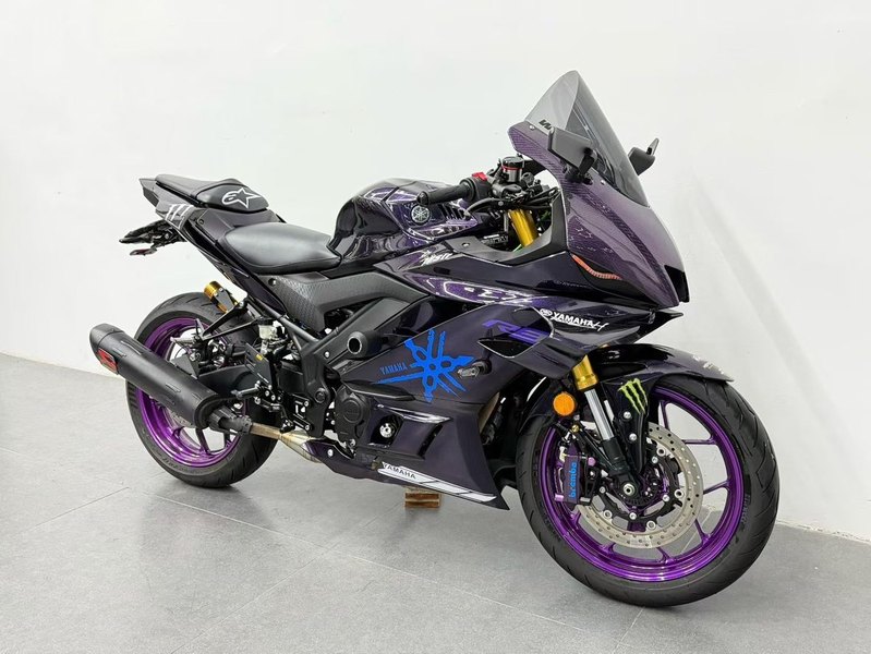 雅马哈 YZF-R3