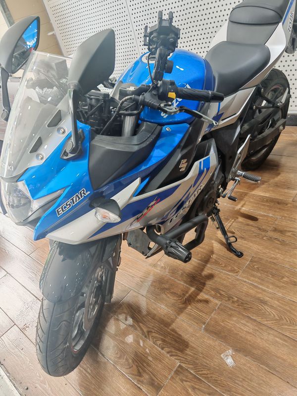 豪爵铃木 GSX250R