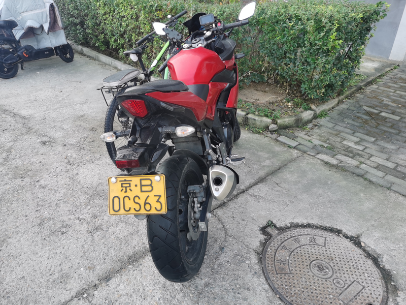 豪爵铃木 GSX250R