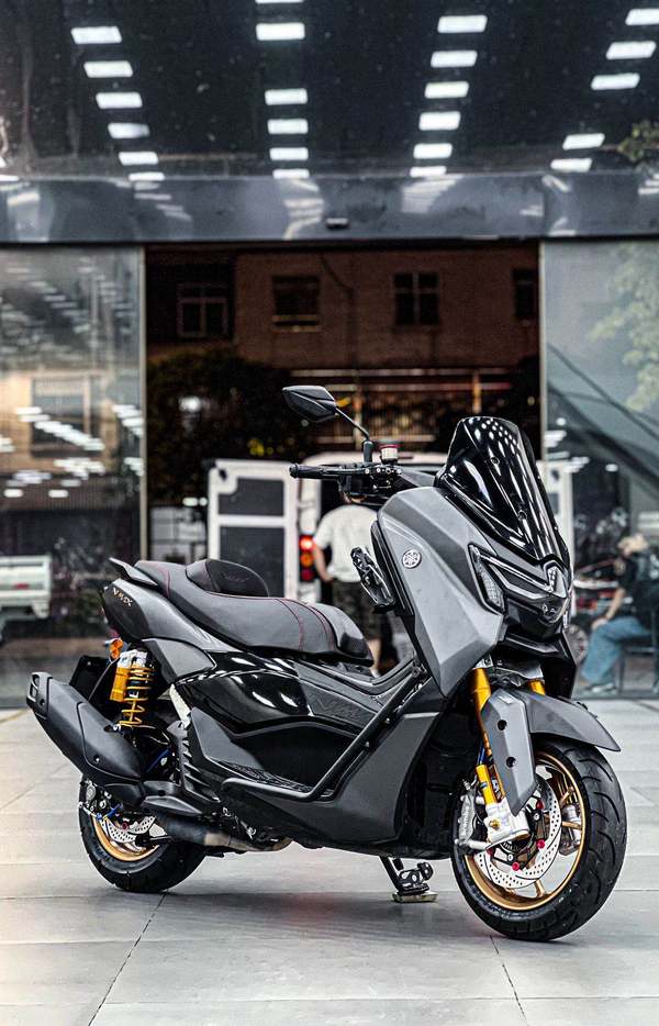 雅马哈 NMAX