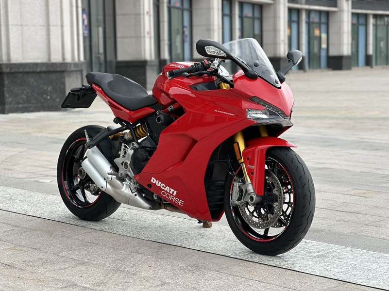 杜卡迪 SuperSport