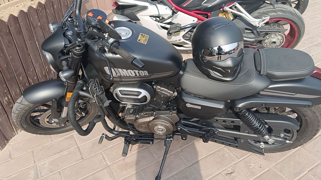 QJMOTOR 闪250