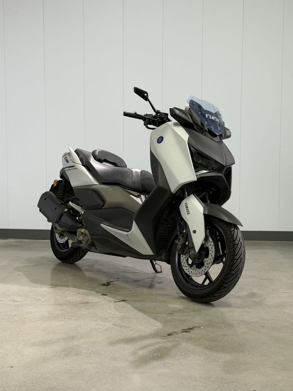 雅马哈 XMAX