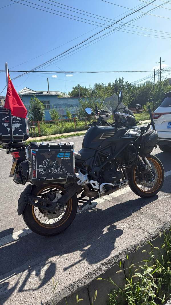 贝纳利 TRK552