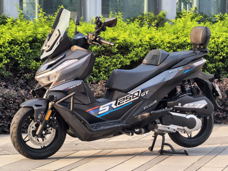 无极 SR250GT
