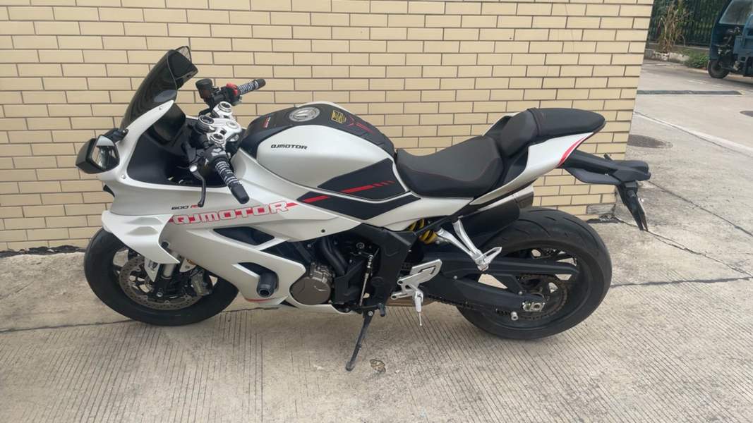 QJMOTOR 赛600