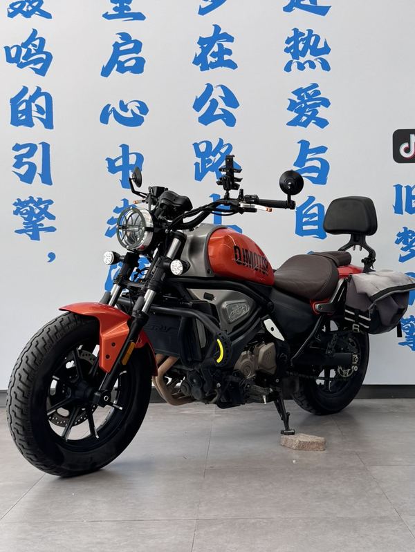 QJMOTOR 闪500S