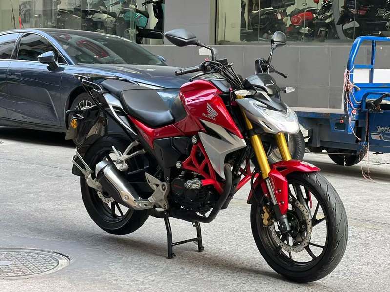 五羊本田 CB190R 暴锋眼