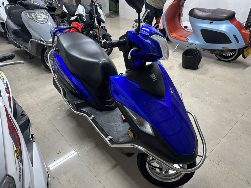 豪爵 VF100