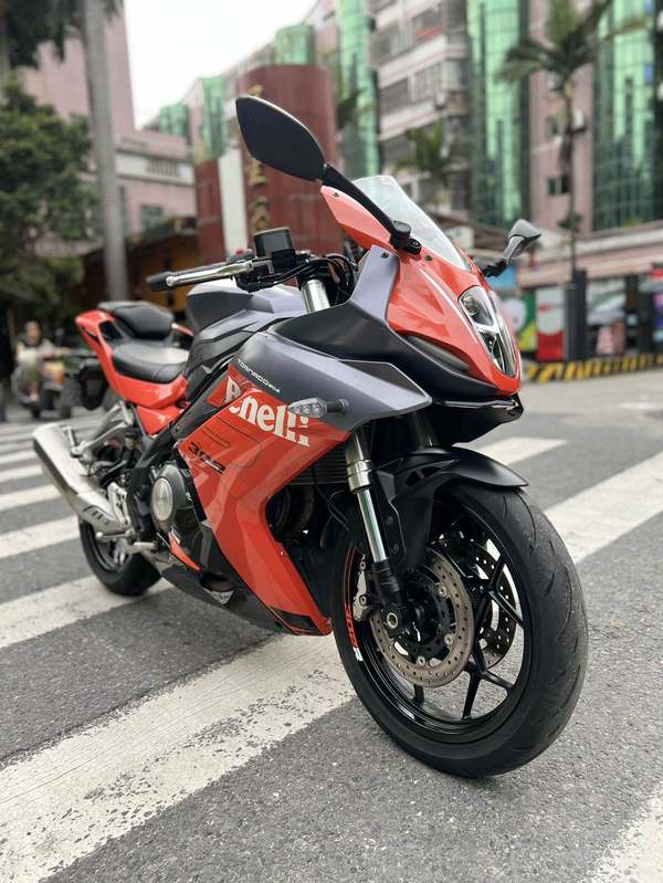 贝纳利 龙卷风 Tornado 302R