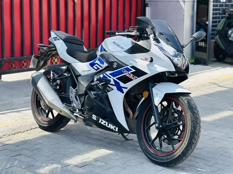 豪爵铃木 GSX250R