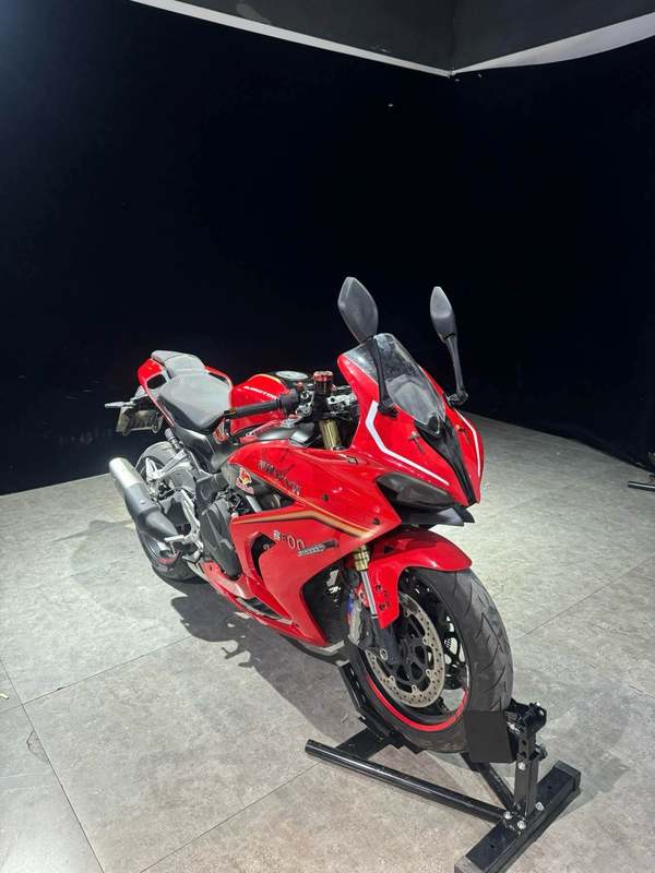 QJMOTOR 赛800