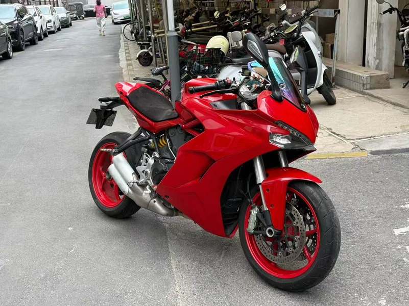杜卡迪 SuperSport