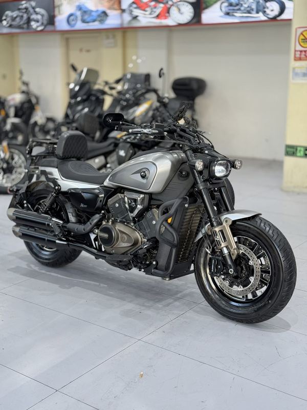 QJMOTOR 闪600