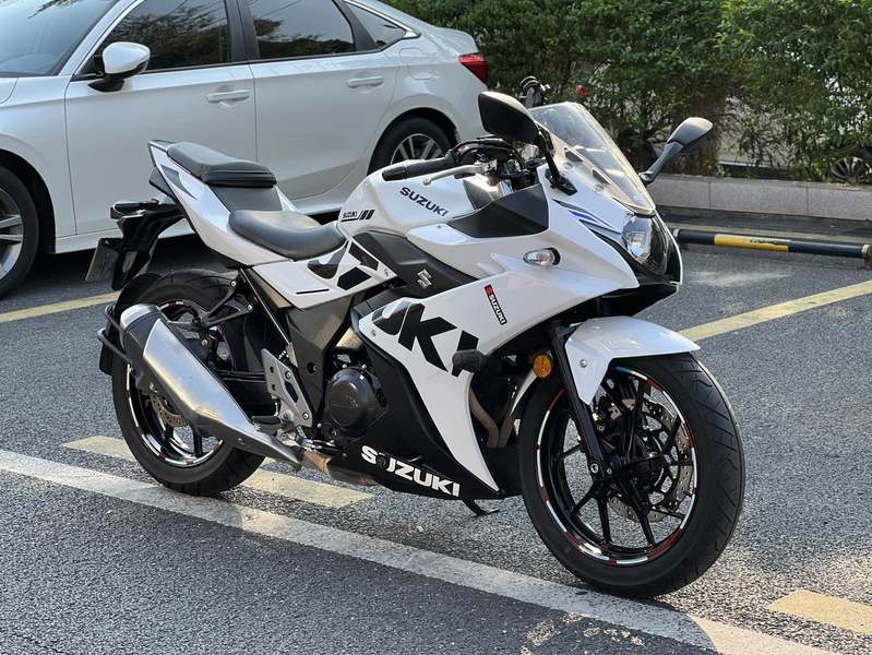 豪爵铃木 GSX250R