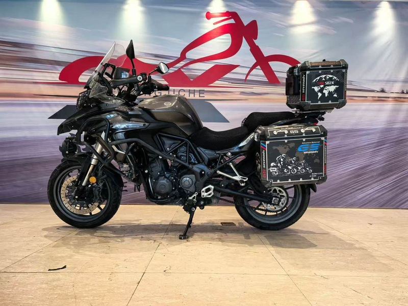 贝纳利 金鹏 TRK502