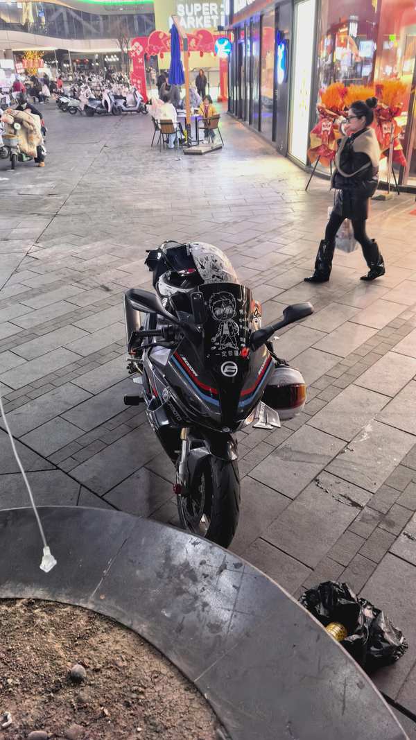 宝马 S 1000 RR